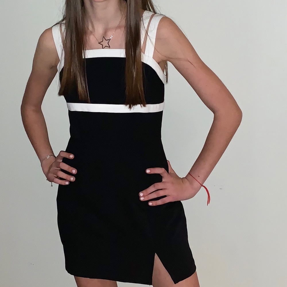 Super down black fitted dress - Picture 2 of 2